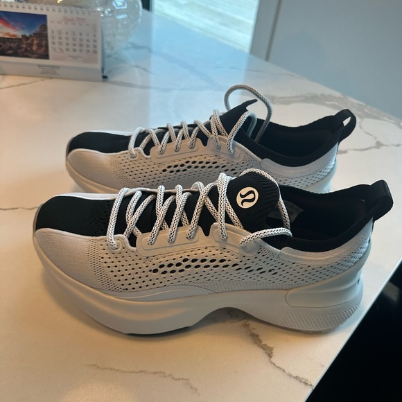 lululemon athletica Women's Black and White Sneakers - Picture 3 of 8